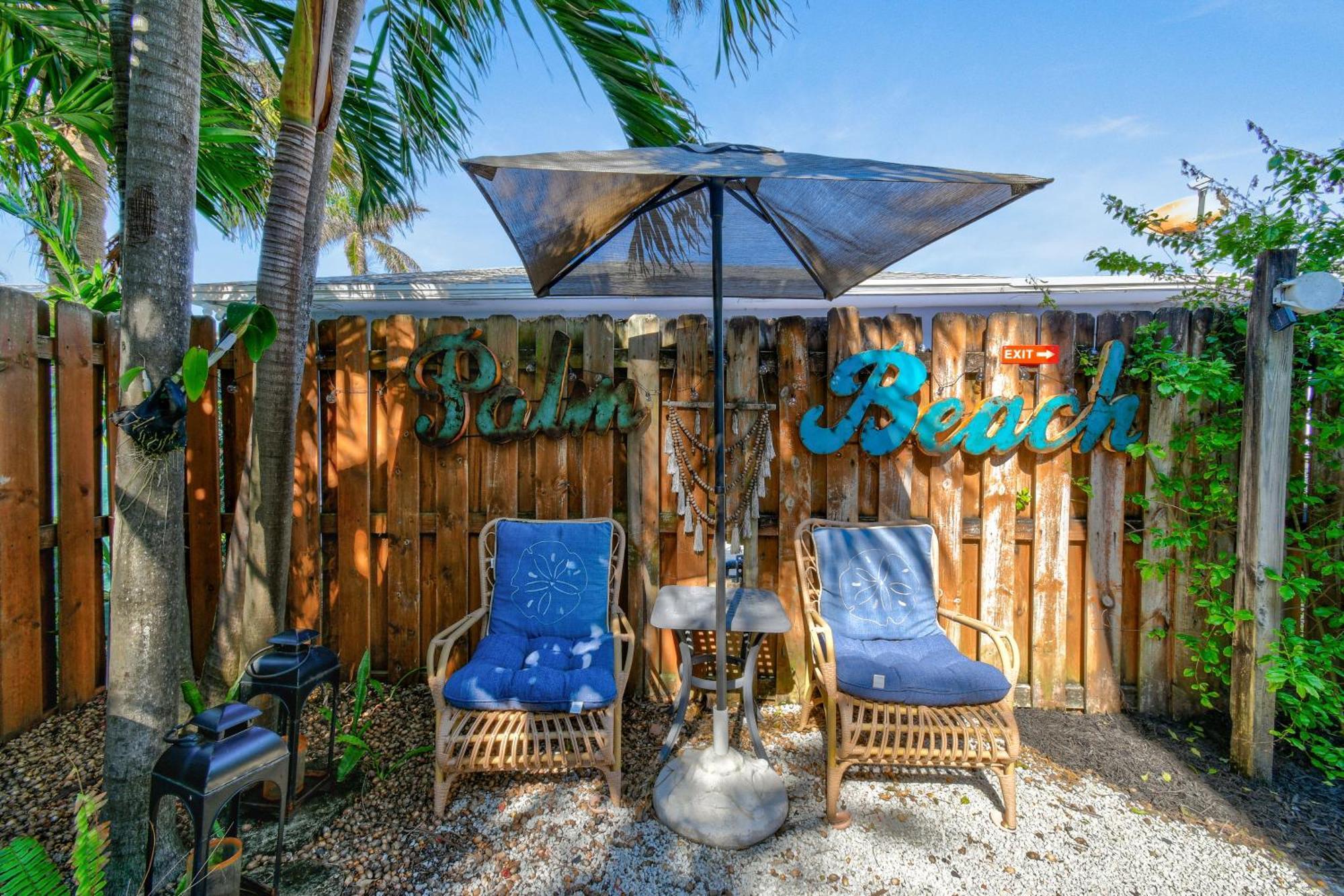 Sunshine Shores Boutique Apartments パーム・ビーチ・ショアーズ エクステリア 写真