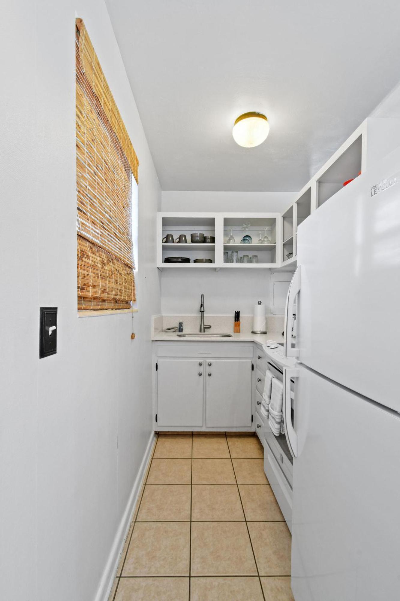 Sunshine Shores Boutique Apartments パーム・ビーチ・ショアーズ エクステリア 写真