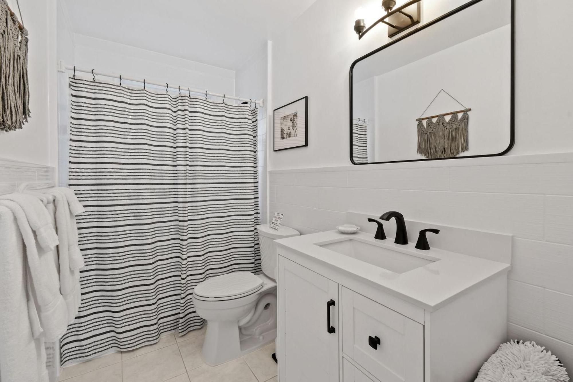 Sunshine Shores Boutique Apartments パーム・ビーチ・ショアーズ エクステリア 写真