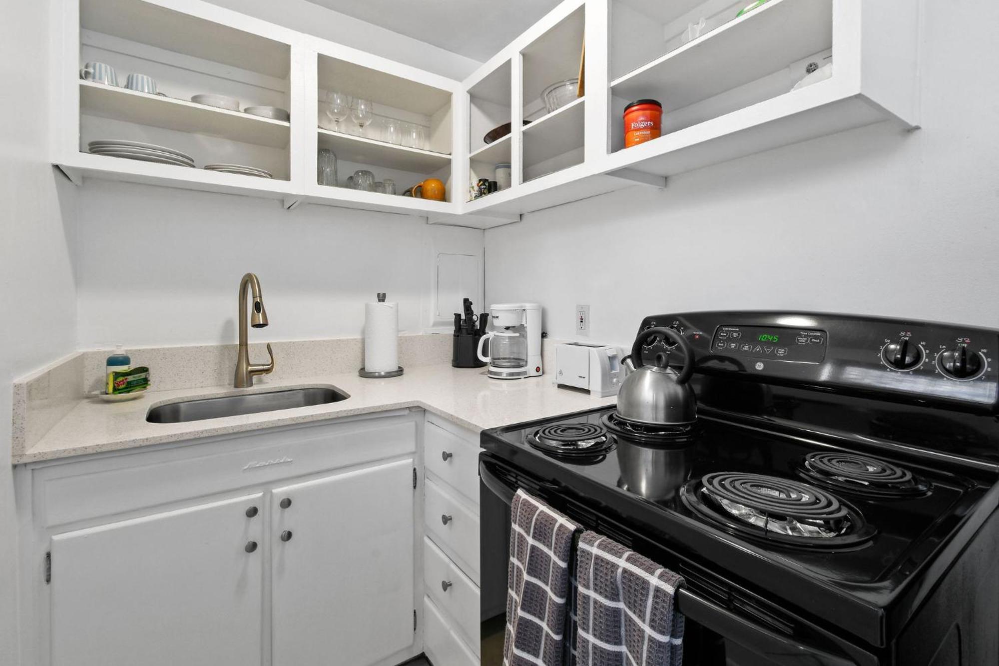 Sunshine Shores Boutique Apartments パーム・ビーチ・ショアーズ エクステリア 写真