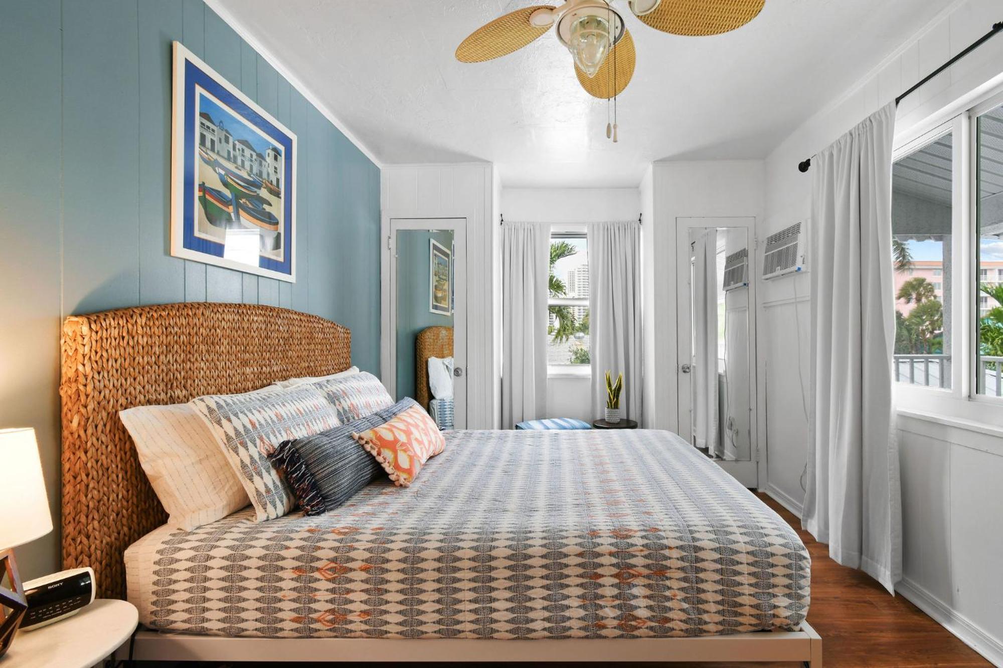 Sunshine Shores Boutique Apartments パーム・ビーチ・ショアーズ エクステリア 写真