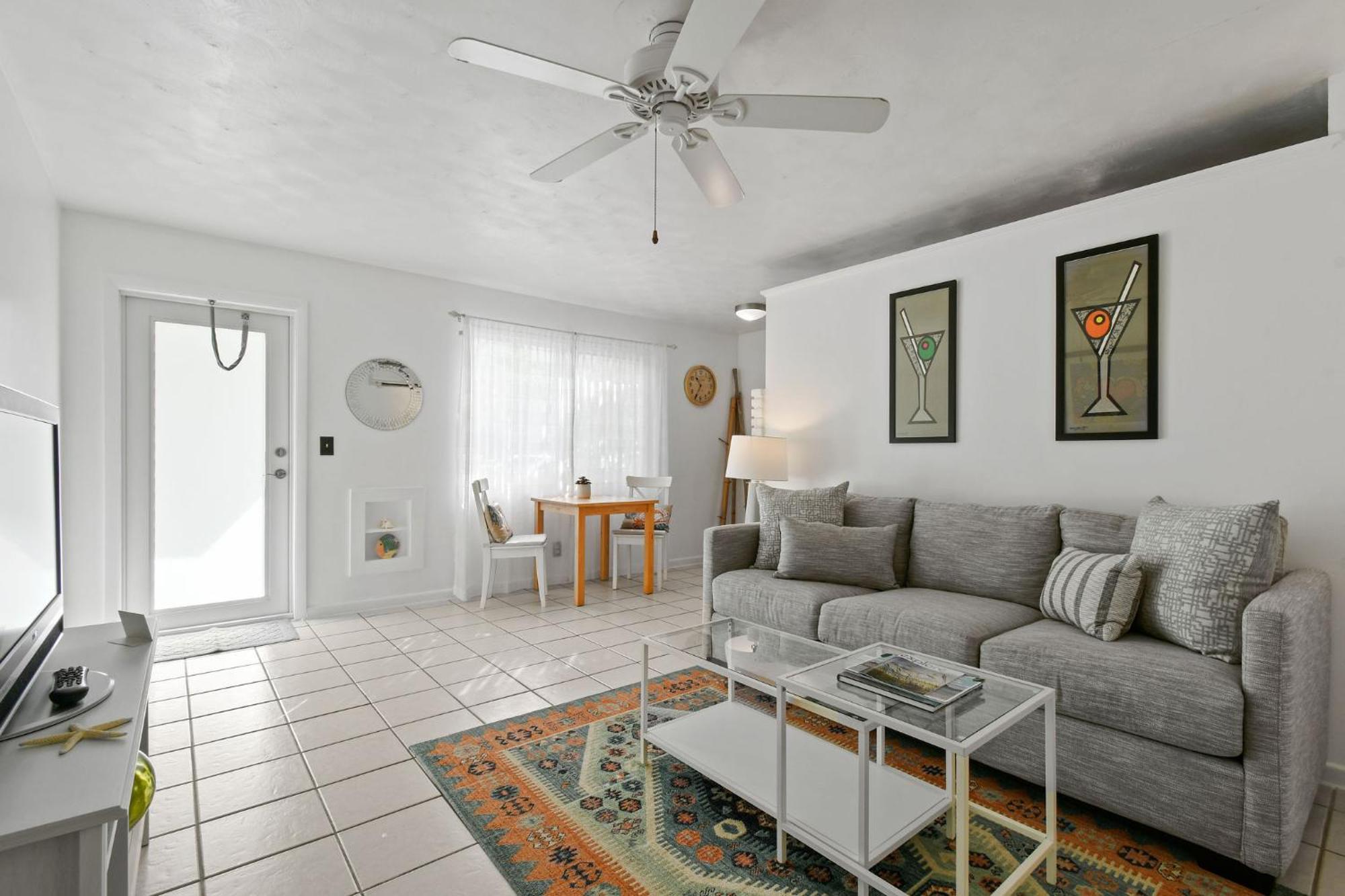 Sunshine Shores Boutique Apartments パーム・ビーチ・ショアーズ エクステリア 写真