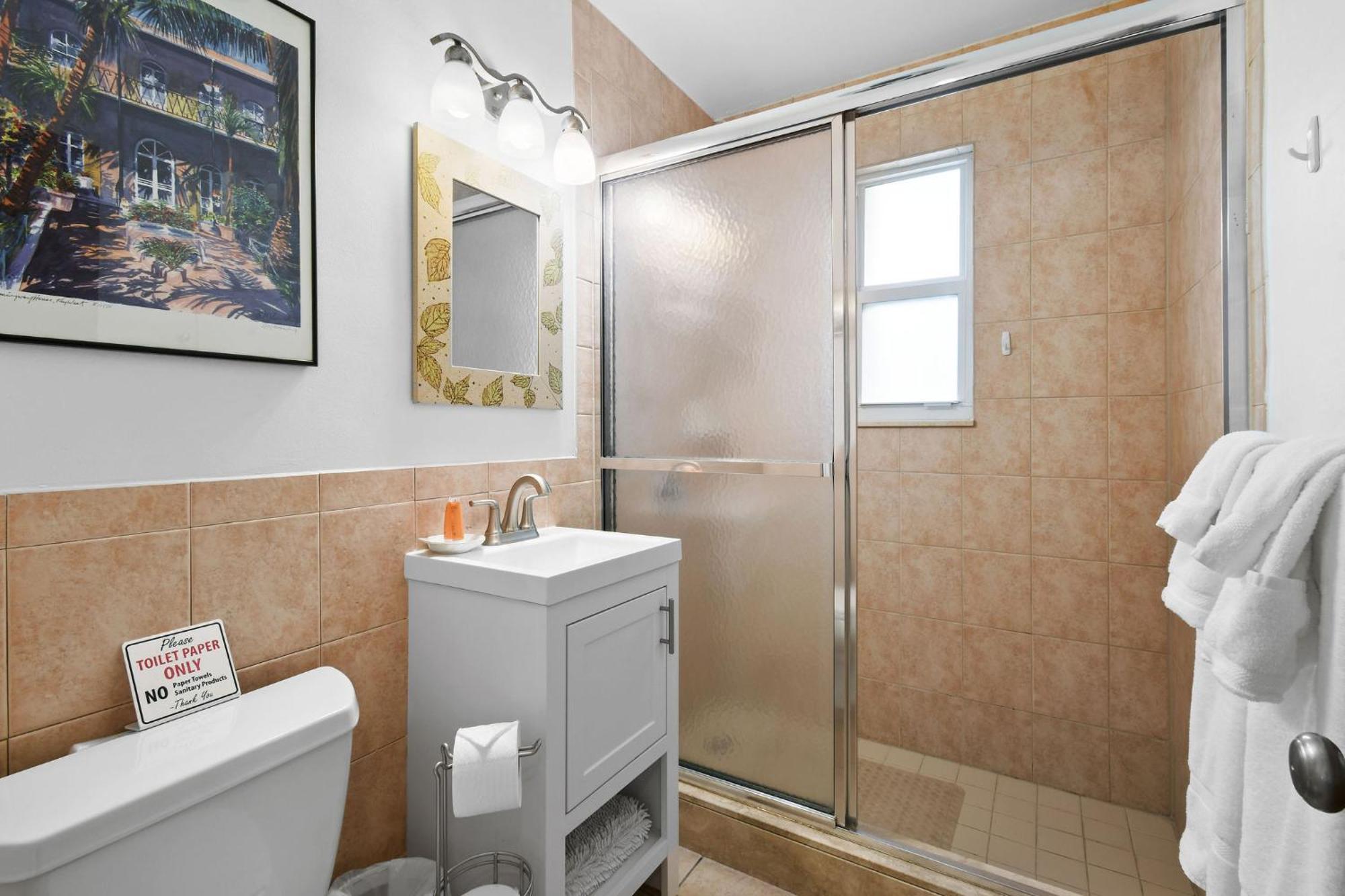 Sunshine Shores Boutique Apartments パーム・ビーチ・ショアーズ エクステリア 写真