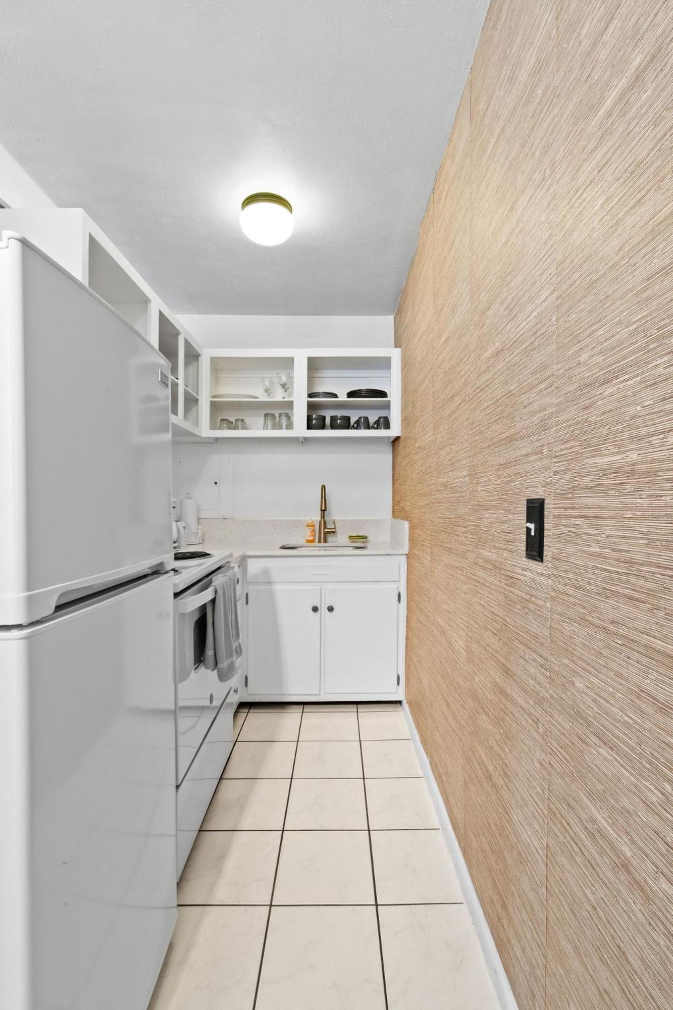 Sunshine Shores Boutique Apartments パーム・ビーチ・ショアーズ エクステリア 写真