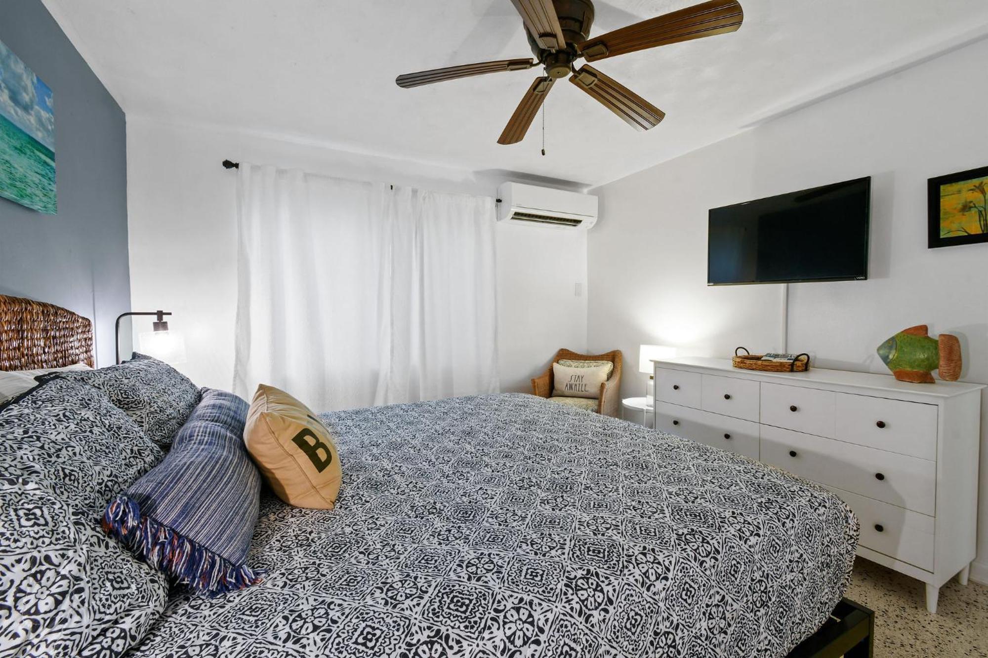 Sunshine Shores Boutique Apartments パーム・ビーチ・ショアーズ エクステリア 写真