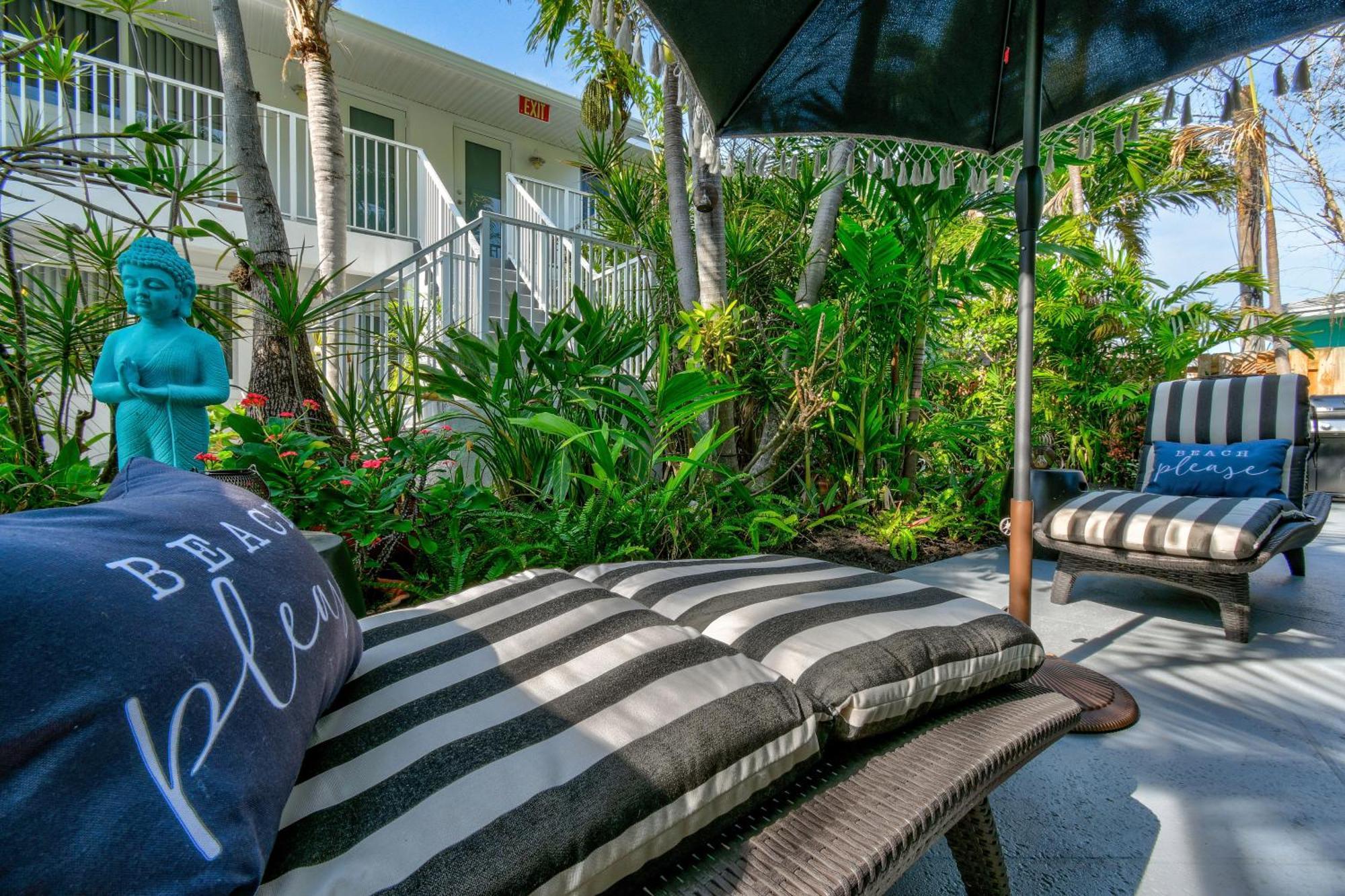 Sunshine Shores Boutique Apartments パーム・ビーチ・ショアーズ エクステリア 写真