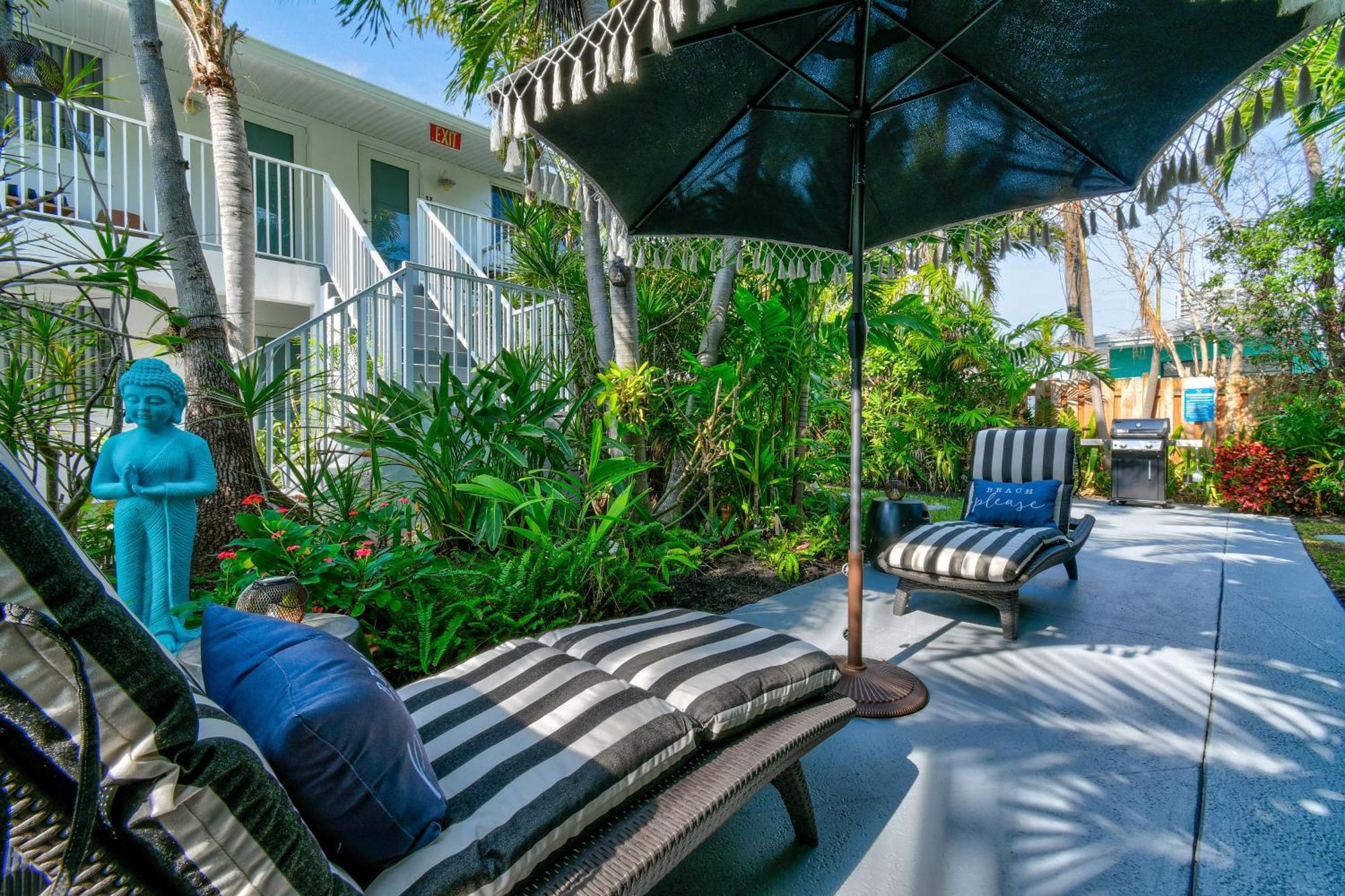 Sunshine Shores Boutique Apartments パーム・ビーチ・ショアーズ エクステリア 写真