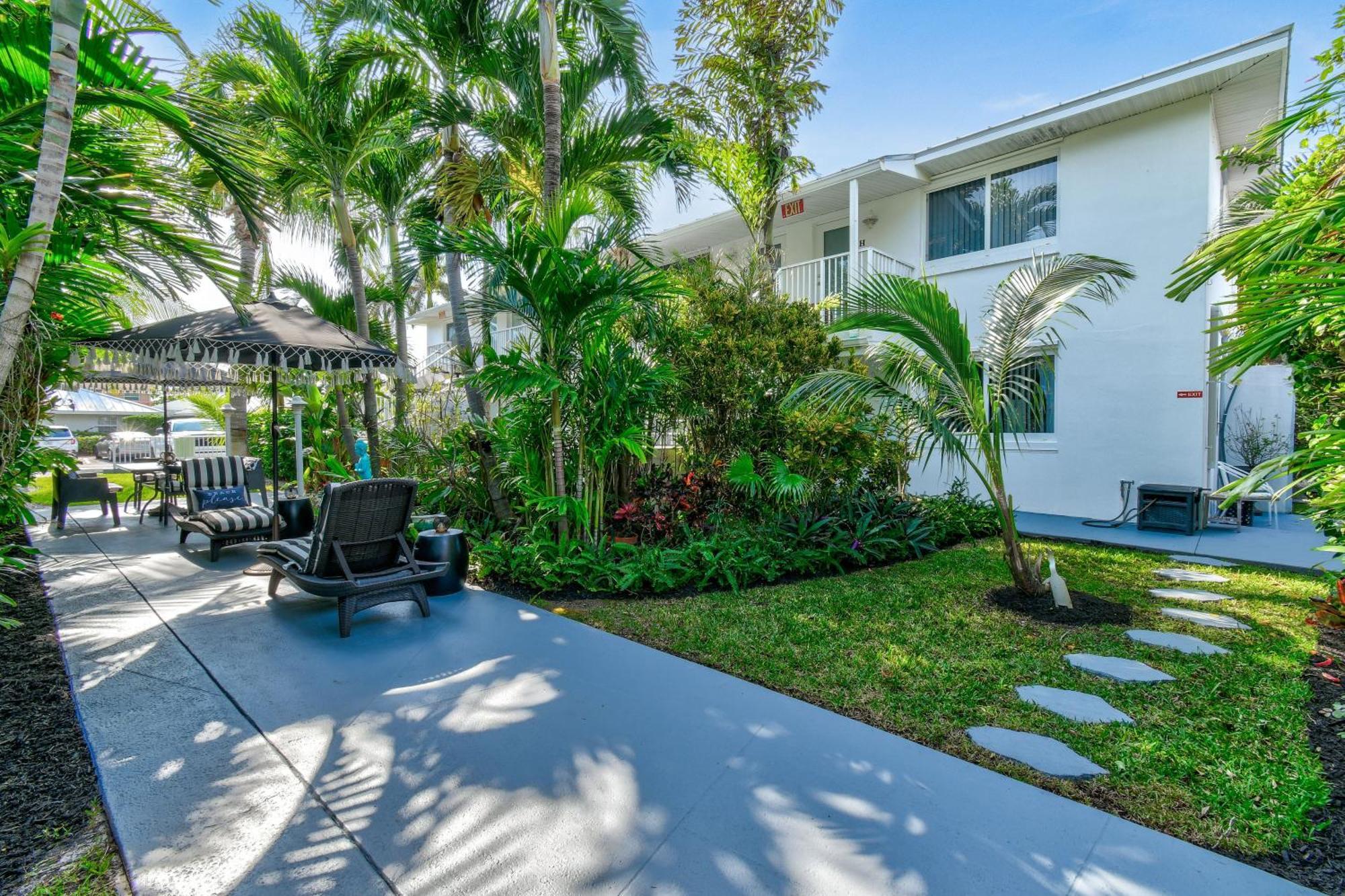 Sunshine Shores Boutique Apartments パーム・ビーチ・ショアーズ エクステリア 写真