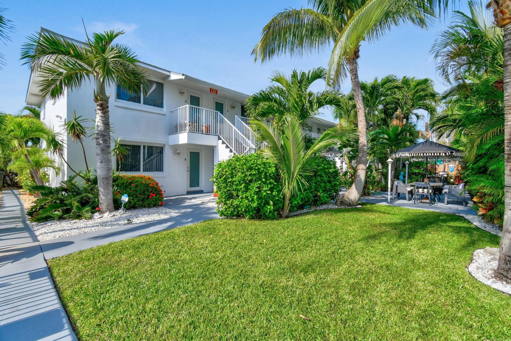 Sunshine Shores Boutique Apartments パーム・ビーチ・ショアーズ エクステリア 写真